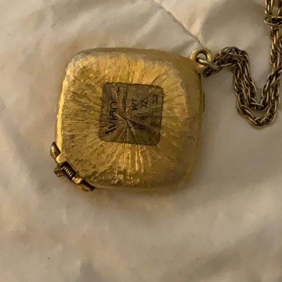 VTG AVIANCE perfum locket necklace - Picture 3 of 3